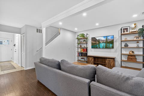 Tiny photo for 452 Minnesota Circle, Carol Stream, IL 60188 (MLS # 12656162)