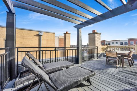 Tiny photo for 460 PENNSYLVANIA Avenue #C, Glen Ellyn, IL 60137 (MLS # 12489369)