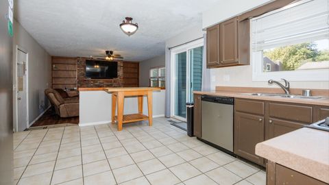 Tiny photo for 2007 Fallen Oak Road, Bloomington, IL 61704 (MLS # 12483135)