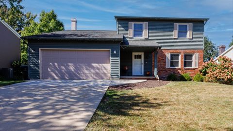 Photo of 2007 Fallen Oak Road, Bloomington, IL 61704 (MLS # 12483135)