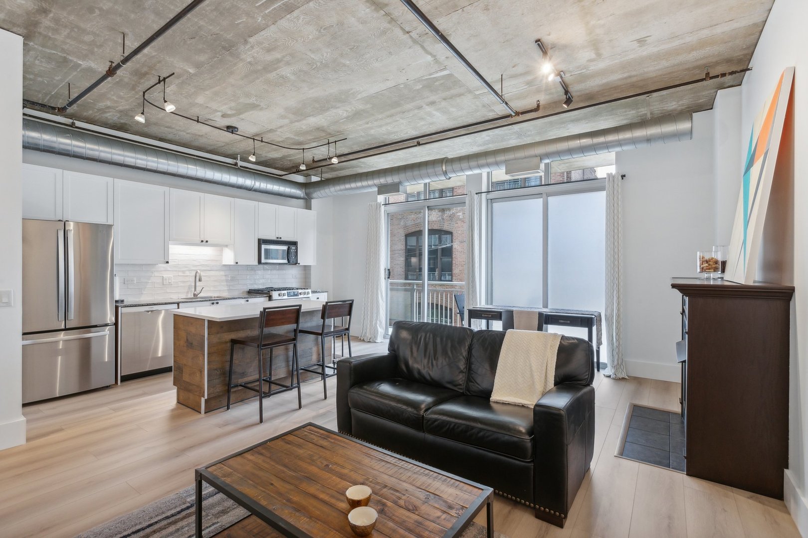 111 S MORGAN Street 422