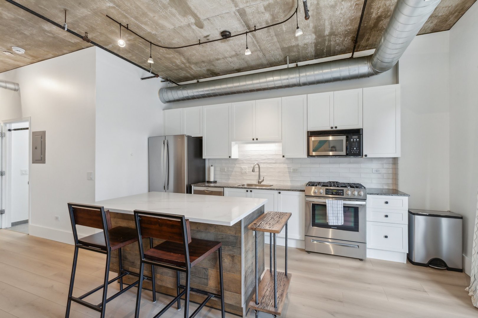 111 S MORGAN Street 422
