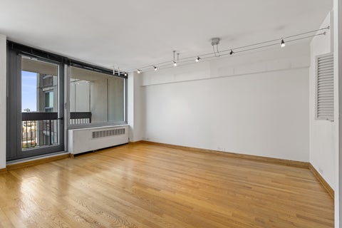 Tiny photo for 1255 N Sandburg Terrace #2305, Chicago, IL 60610 (MLS # 12771018)