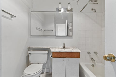 Tiny photo for 1255 N Sandburg Terrace #2305, Chicago, IL 60610 (MLS # 12771018)