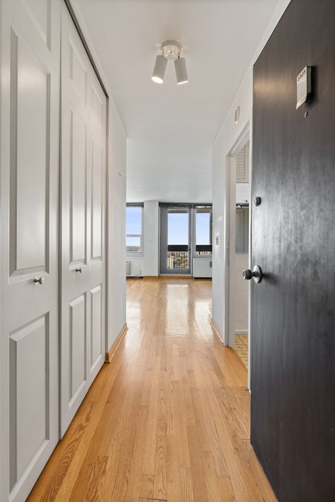 Tiny photo for 1255 N Sandburg Terrace #2305, Chicago, IL 60610 (MLS # 12771018)