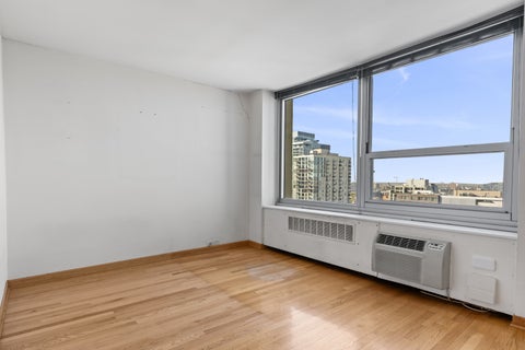 Tiny photo for 1255 N Sandburg Terrace #2305, Chicago, IL 60610 (MLS # 12771018)