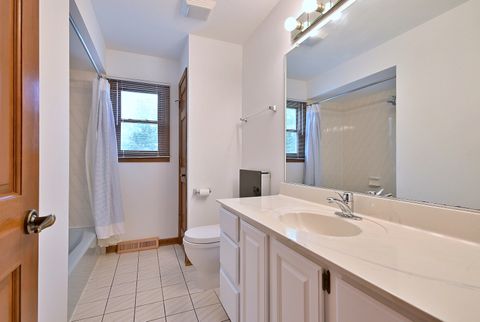 Tiny photo for 963 Lakeside Drive, West Chicago, IL 60185 (MLS # 12494169)