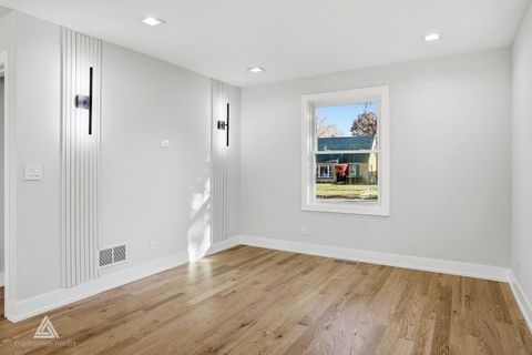 Tiny photo for 500 N Fairview Avenue, Mount Prospect, IL 60056 (MLS # 12515809)