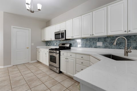 Tiny photo for 916 Havenshire Court #916, Naperville, IL 60565 (MLS # 12760249)