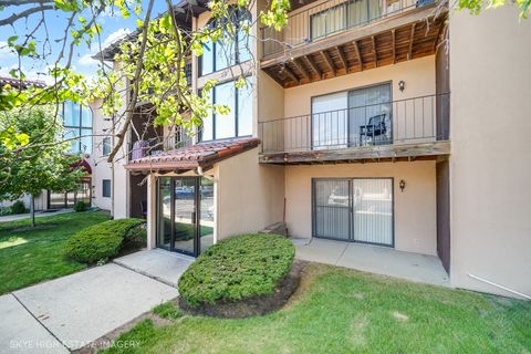 Tiny photo for 21W581 North Avenue #30, Lombard, IL 60148 (MLS # 12490878)
