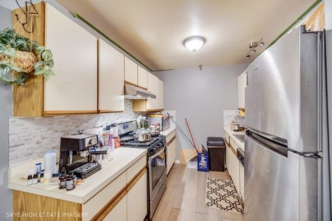 Tiny photo for 21W581 North Avenue #30, Lombard, IL 60148 (MLS # 12490878)