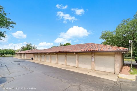 Tiny photo for 21W581 North Avenue #30, Lombard, IL 60148 (MLS # 12490878)