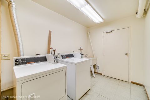 Tiny photo for 21W581 North Avenue #30, Lombard, IL 60148 (MLS # 12490878)