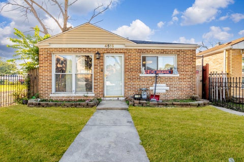 Photo of 4516 S Lamon Avenue, Chicago, IL 60638 (MLS # 12782391)