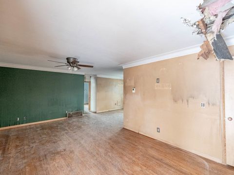 Tiny photo for 409 N Iowa Avenue, Villa Park, IL 60181 (MLS # 12529394)