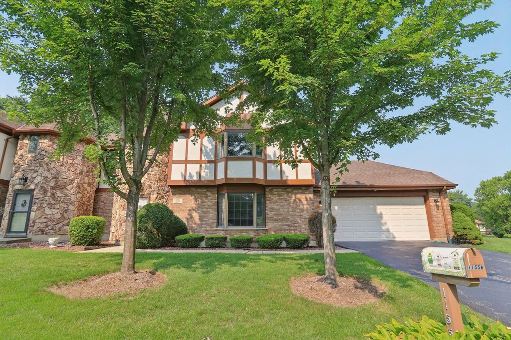 Photo for 11556 S Alpine Avenue, Palos Park, IL 60464 (MLS # 12421978)