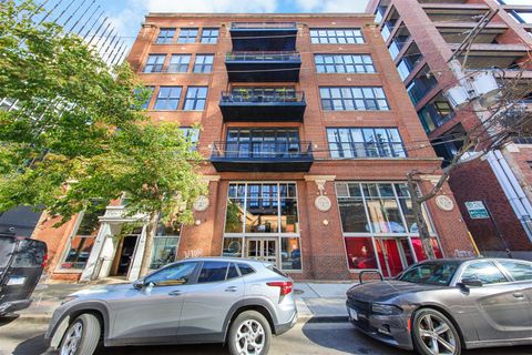 215 N Aberdeen Street 403A Chicago IL 60607