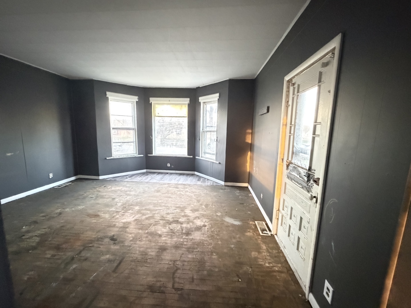 337 N 6th Avenue
