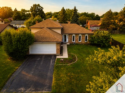 Photo of 716 Oxford Avenue, Matteson, IL 60443 (MLS # 12706836)