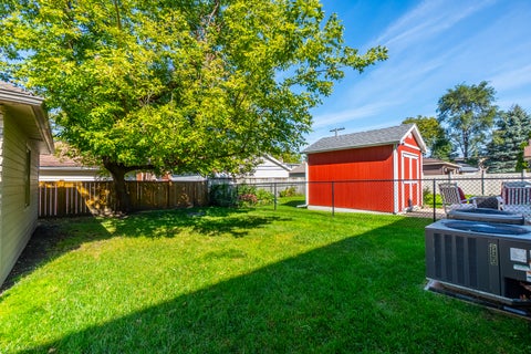 Tiny photo for 824 Shibley Avenue, Park Ridge, IL 60068 (MLS # 12758787)