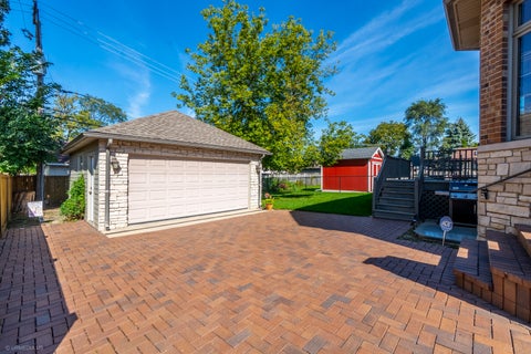 Tiny photo for 824 Shibley Avenue, Park Ridge, IL 60068 (MLS # 12758787)