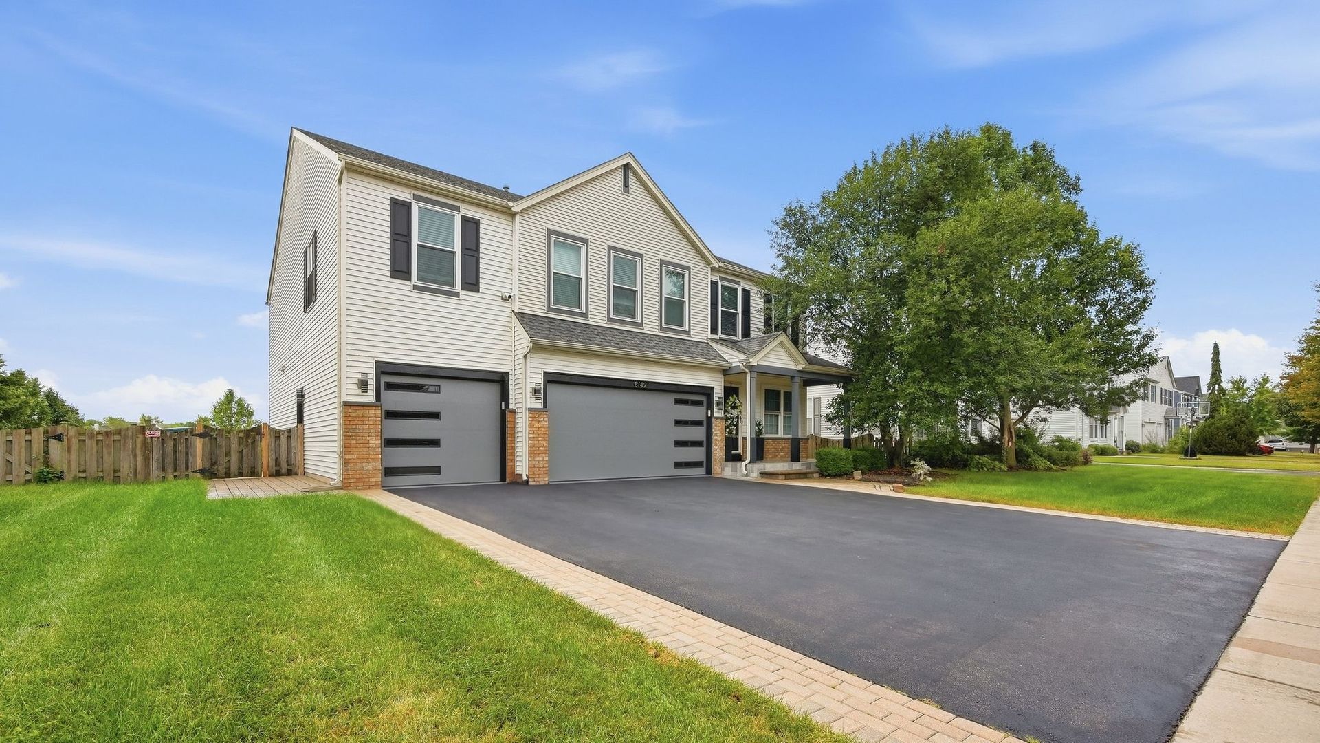6142 AUTUMN RIDGE Drive