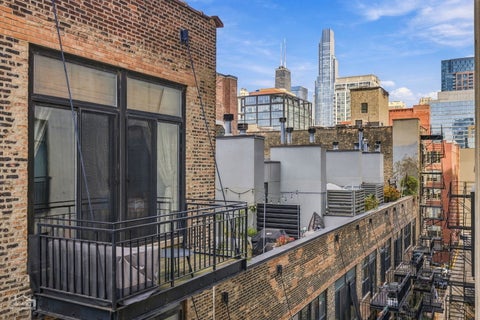 Tiny photo for 400 W ONTARIO Street #707, Chicago, IL 60654 (MLS # 12782804)