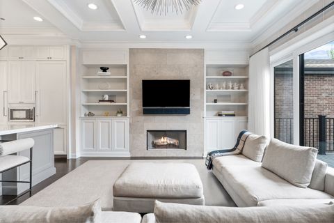 Tiny photo for 1634 W Surf Street, Chicago, IL 60657 (MLS # 12650973)