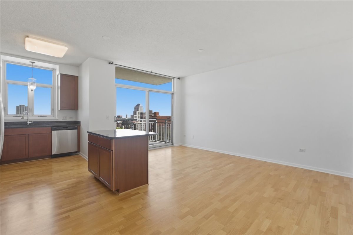 1134 W Granville Avenue 1003