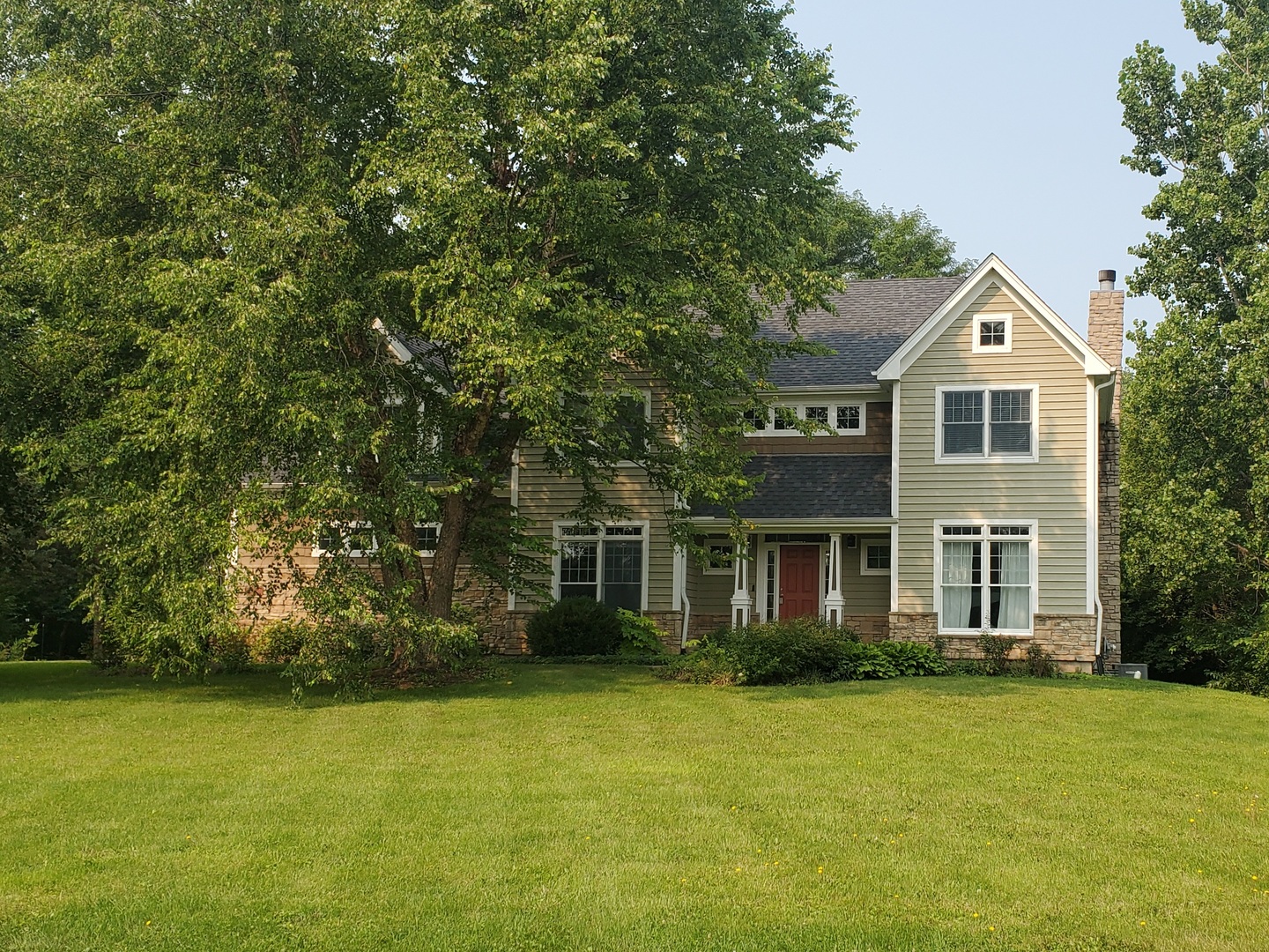7N072 Willowbrook Drive