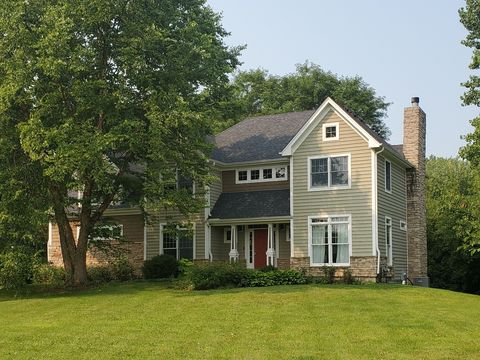 Photo of 7N072 Willowbrook Drive, St. Charles, IL 60175 (MLS # 12436669)
