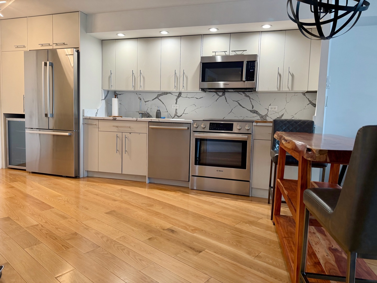 300 N STATE Street 2807