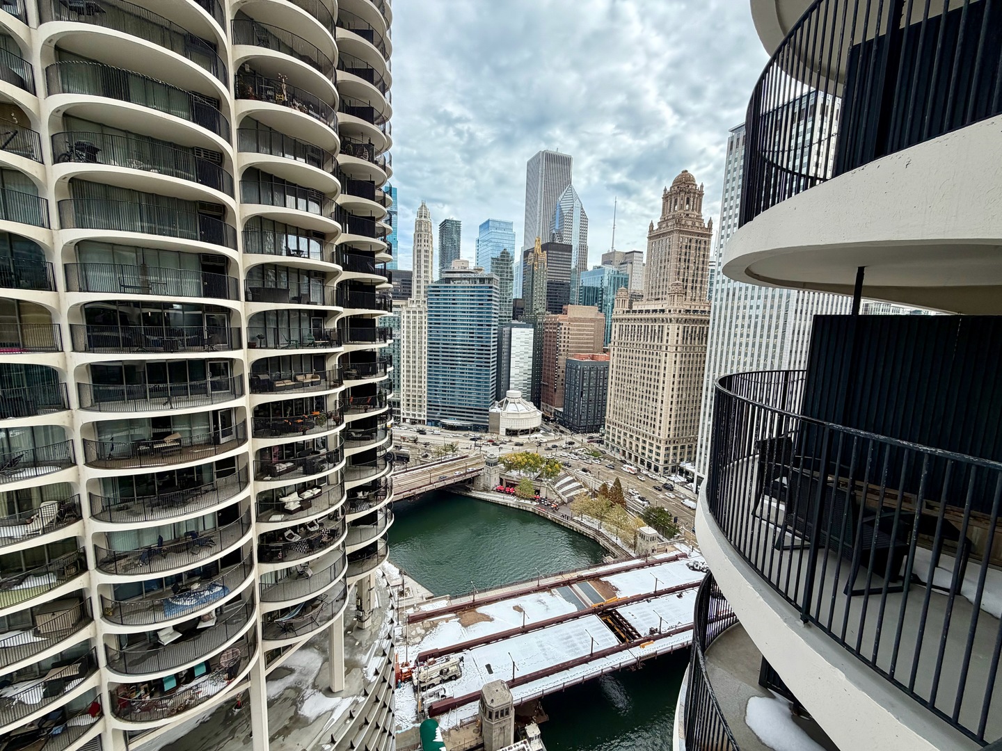 300 N STATE Street 2807