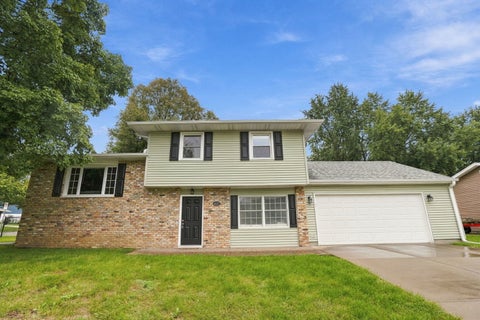 Photo of 4657 N Sturdevant Street, Davenport, IA 52806 (MLS # 12768464)