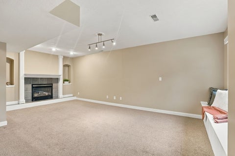 Tiny photo for 4657 N Sturdevant Street, Davenport, IA 52806 (MLS # 12768464)