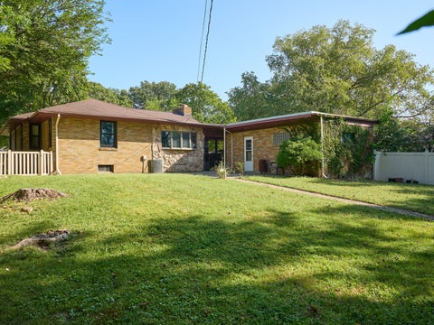 Tiny photo for 306 Shooting Park Road, Peru, IL 61354 (MLS # 12745614)