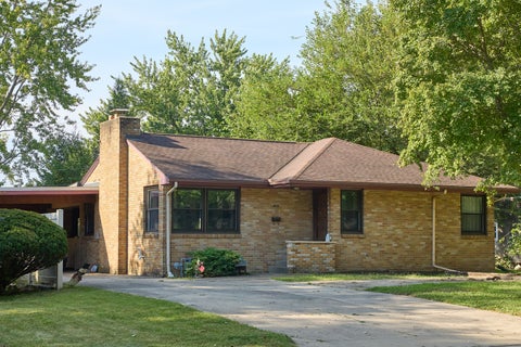 Tiny photo for 306 Shooting Park Road, Peru, IL 61354 (MLS # 12745614)