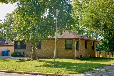 Tiny photo for 306 Shooting Park Road, Peru, IL 61354 (MLS # 12745614)