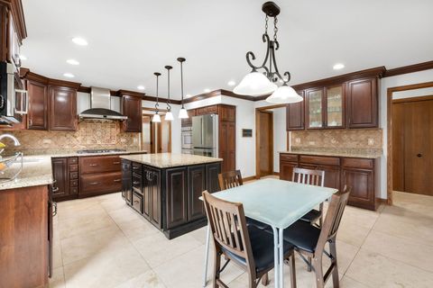 Tiny photo for 910 Red Fox Lane, Oak Brook, IL 60523 (MLS # 12616471)