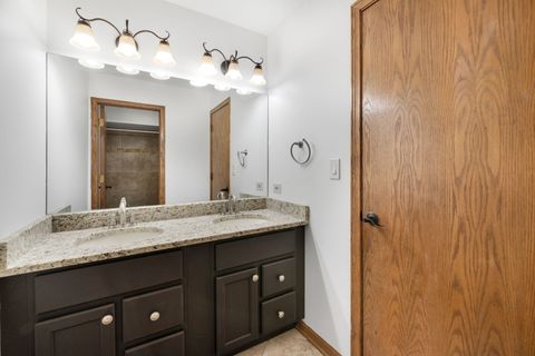 Tiny photo for 910 Red Fox Lane, Oak Brook, IL 60523 (MLS # 12616471)