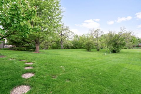 Tiny photo for 910 Red Fox Lane, Oak Brook, IL 60523 (MLS # 12616471)