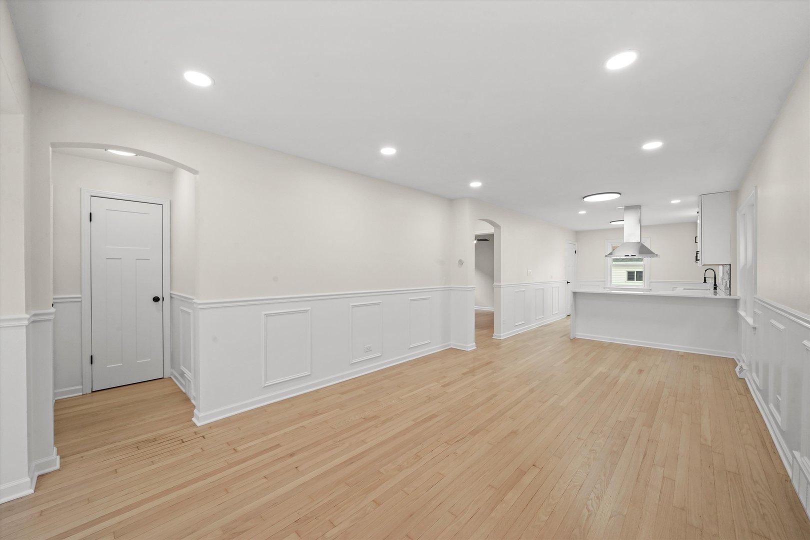 9728 S Greenwood Avenue