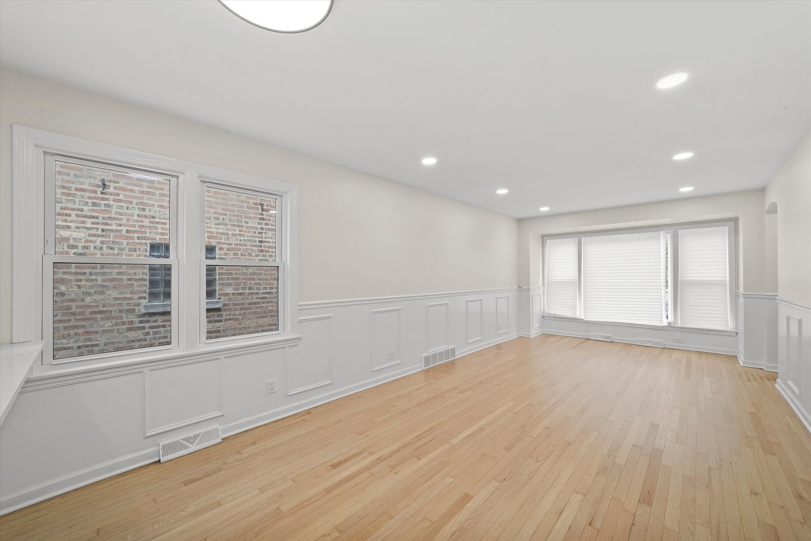 9728 S Greenwood Avenue