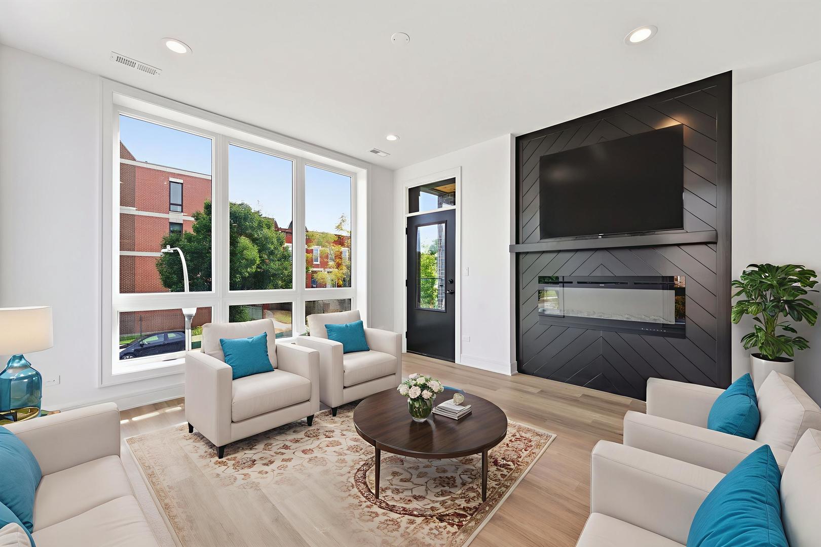 3900 S Lake Park Avenue 2