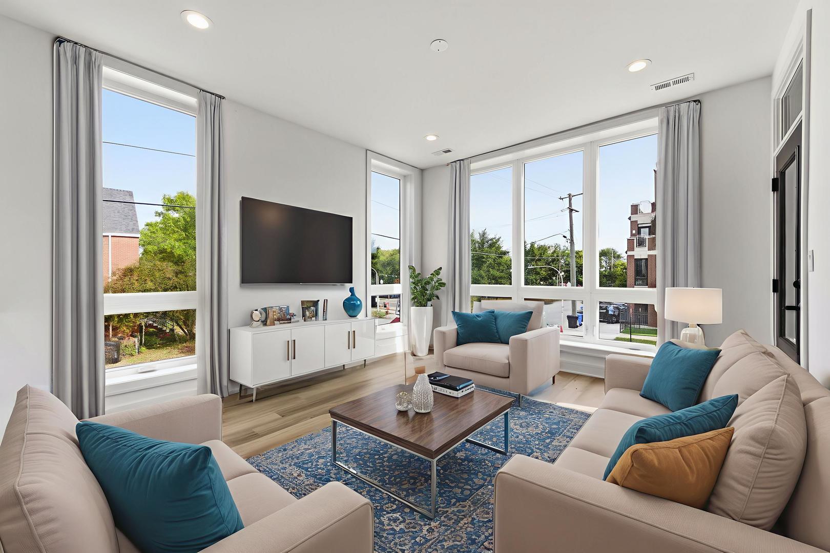 3900 S Lake Park Avenue 2