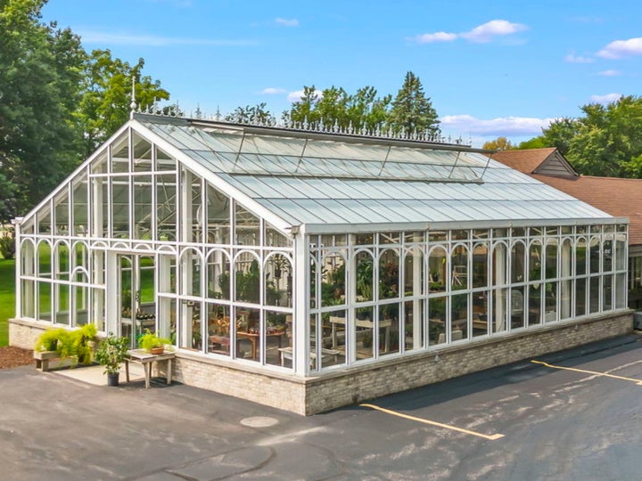 Photo 1 of 7 — 1126 E State Street, Sycamore, IL 60178