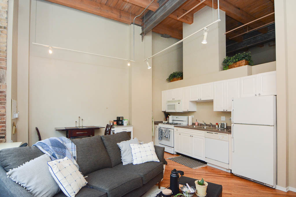 226 N Clinton Street 102