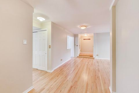 Tiny photo for 7315 N Oakley Avenue #1A, Chicago, IL 60645 (MLS # 12499468)