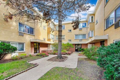 Photo of 7315 N Oakley Avenue #1A, Chicago, IL 60645 (MLS # 12499468)