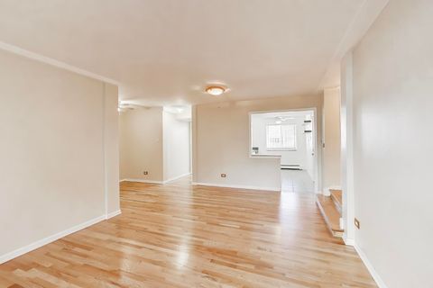 Tiny photo for 7315 N Oakley Avenue #1A, Chicago, IL 60645 (MLS # 12499468)